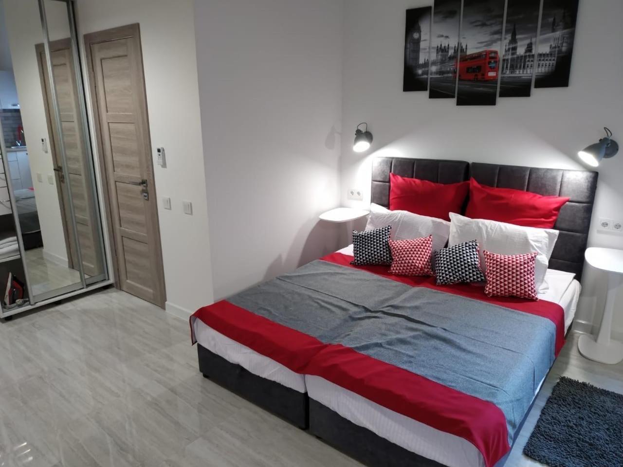 Apartment For Rent In The City Center Of Kharkiv K18 Elinaflats Exterior foto